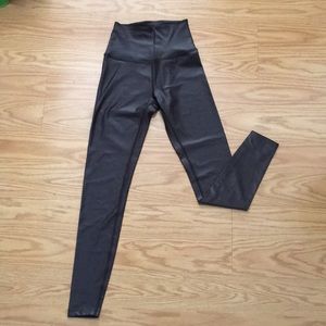 Beyond yoga high waisted pearlized leggings Small